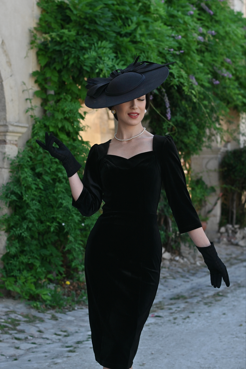 Lucy Black Velvet Wiggle Dress